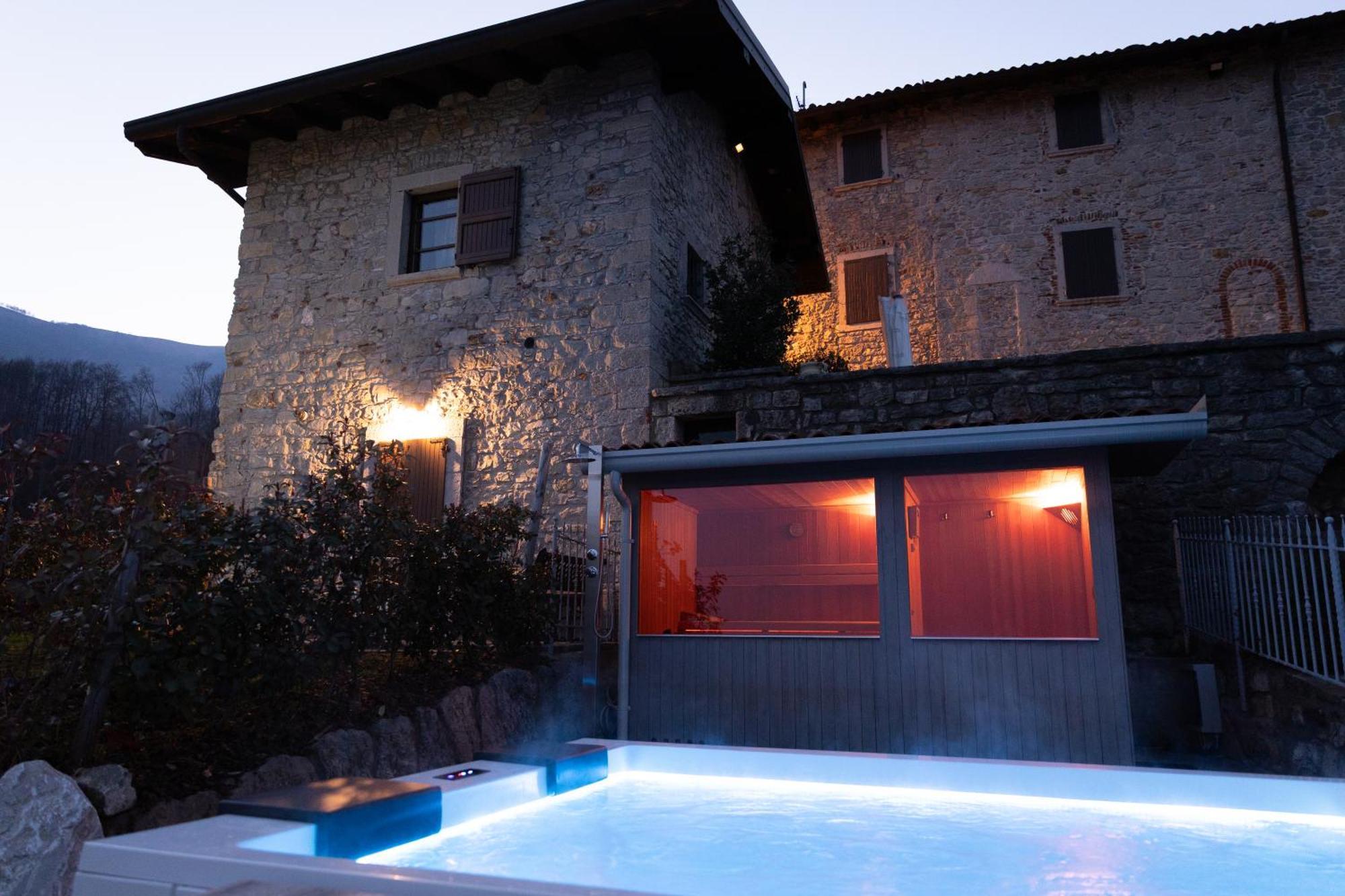 Ca' Baetti L'Antico Borgo Bed & Breakfast Roncola Dış mekan fotoğraf