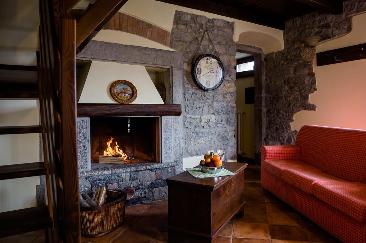Ca' Baetti L'Antico Borgo Bed & Breakfast Roncola Dış mekan fotoğraf